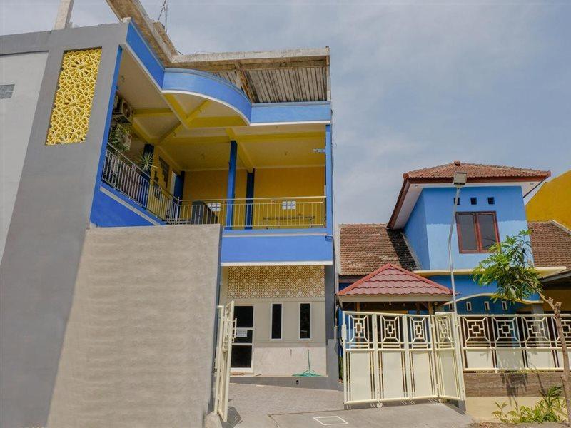 Oyo 1979 Alif Family Residence Malang Dış mekan fotoğraf