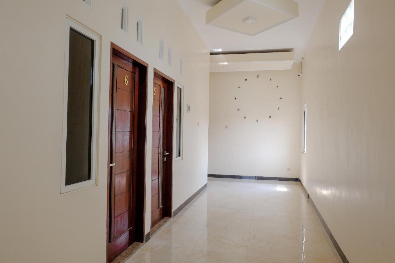 Oyo 1979 Alif Family Residence Malang Dış mekan fotoğraf