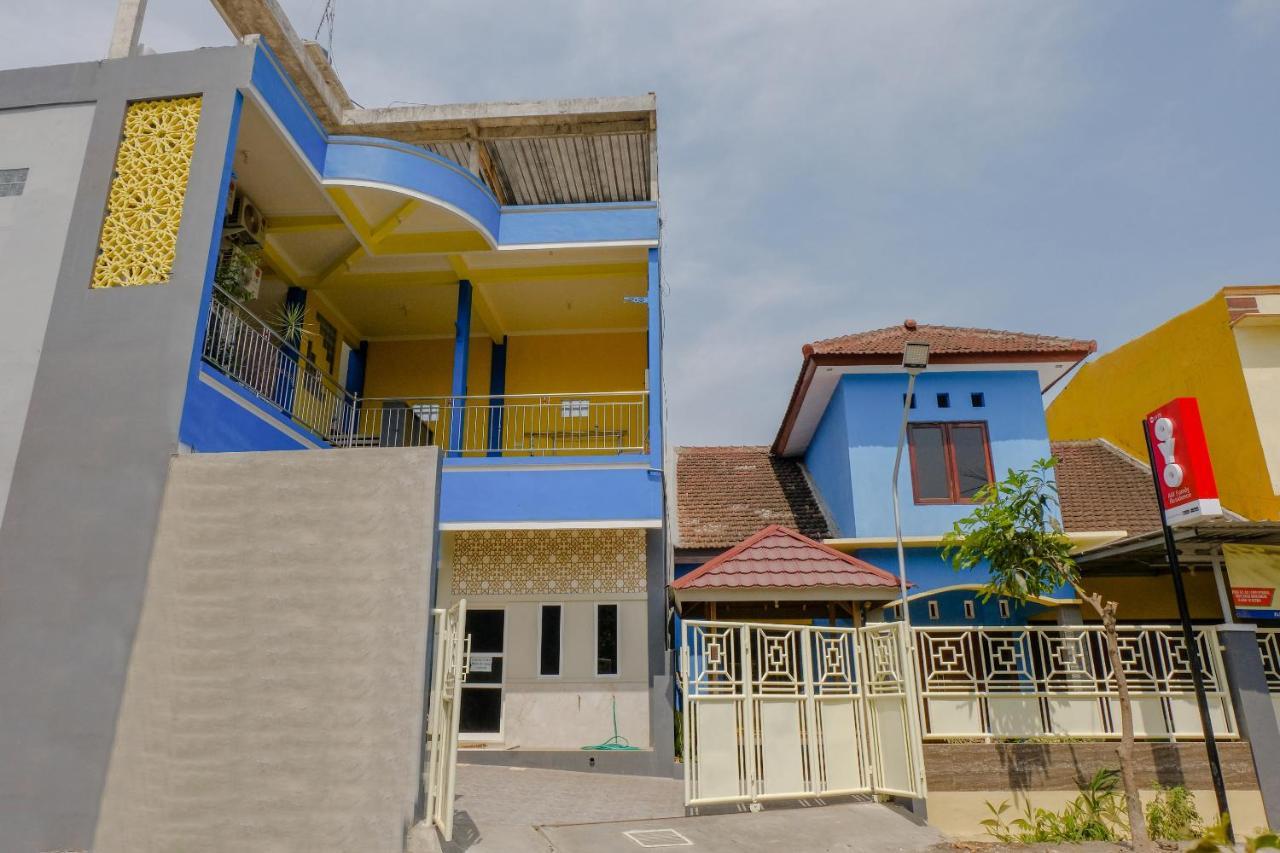 Oyo 1979 Alif Family Residence Malang Dış mekan fotoğraf